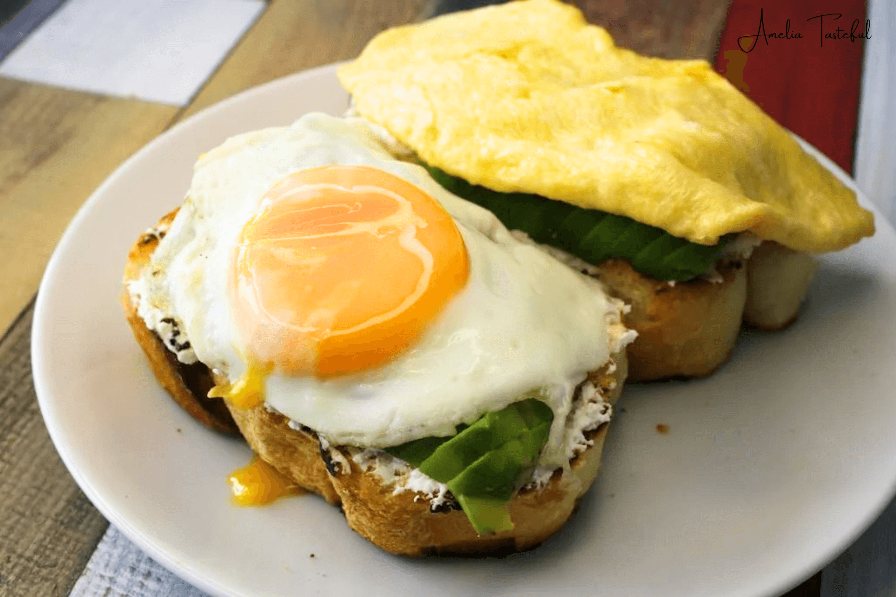 Healthy Avocado and Poached Egg Meal